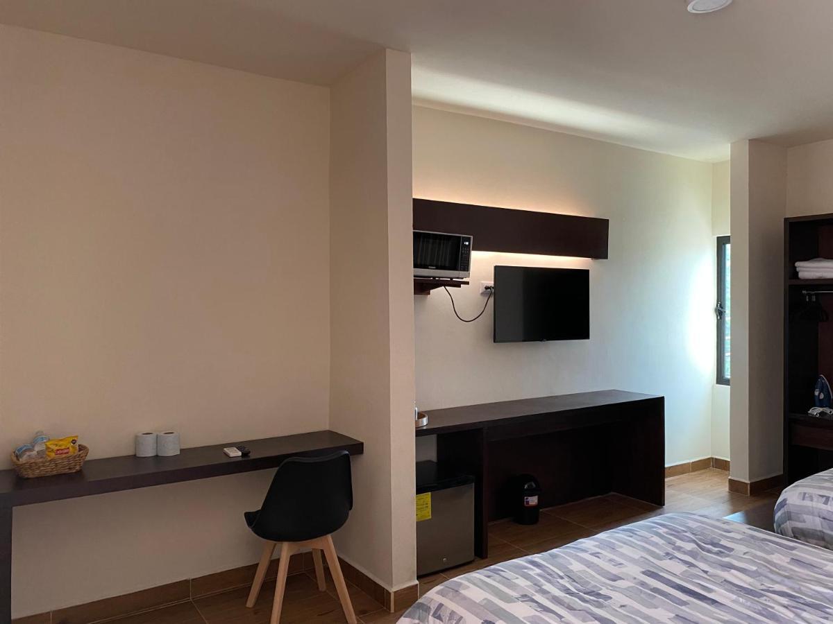 Huasteca Em Suites 巴耶斯城 外观 照片